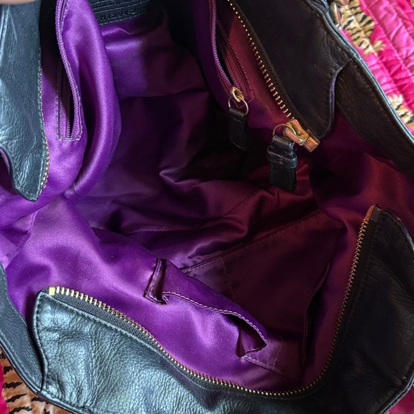 Coach Madison - Picture 4 of 4